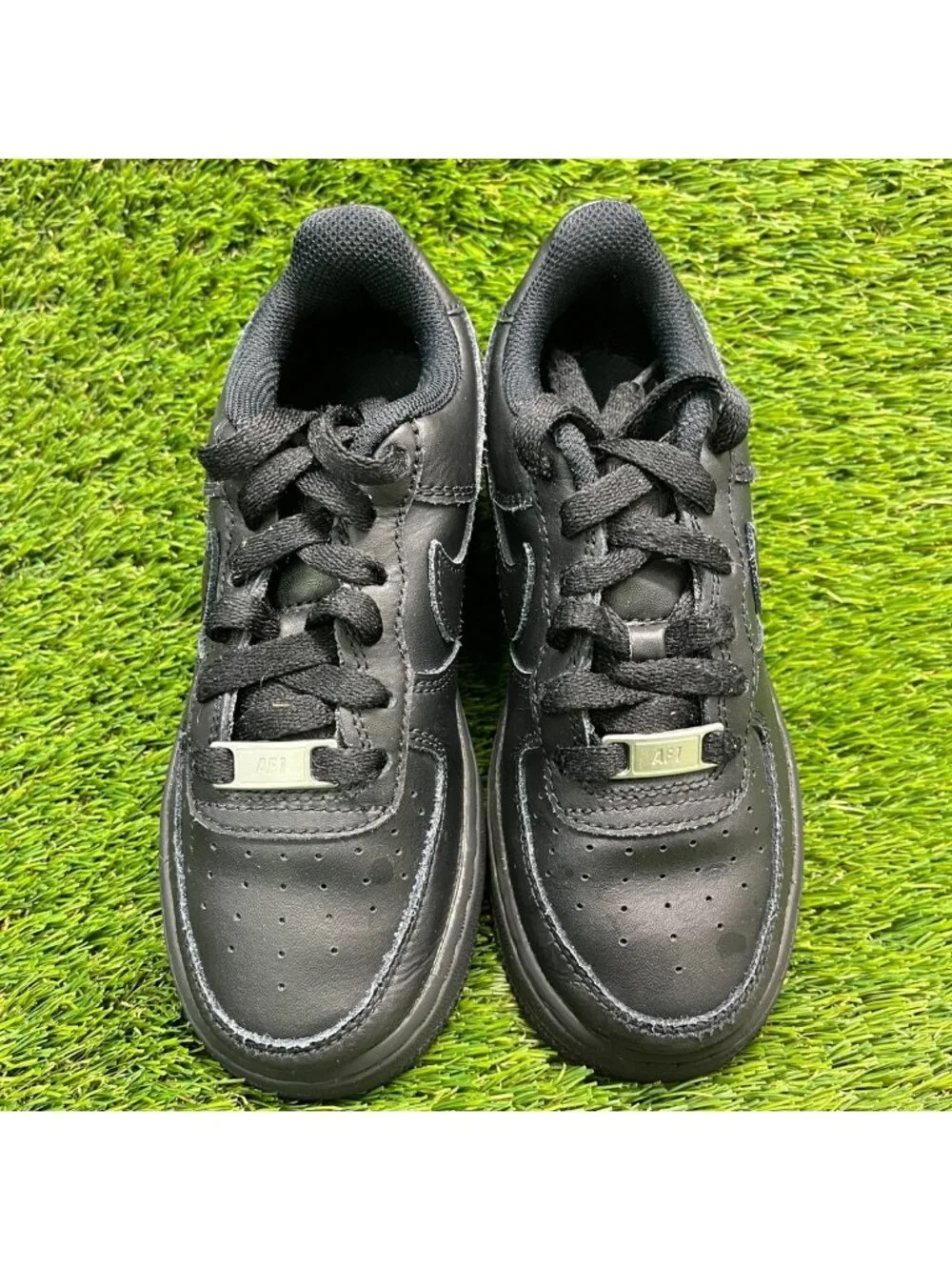 Nike Air Force 1 LE Boys Size 1Y Triple Black Athletic Leather Shoes Sneakers